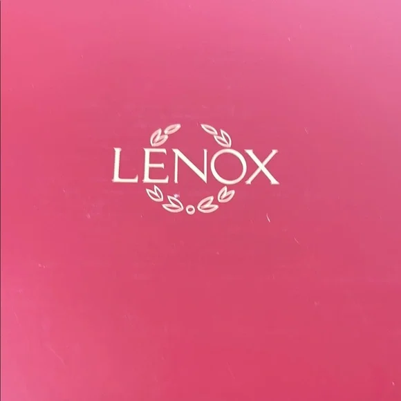 NIB Lenox Winter Greetings Carved Trivet - Picture 2 of 3